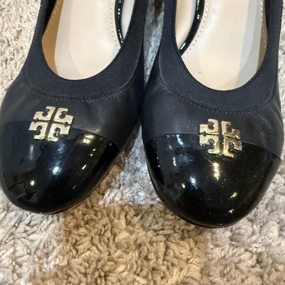 Tory Burch Shoes Womens Size 9.5 Black Amy Pump Cap Toe Block Heel Logo - Picture 6 of 13